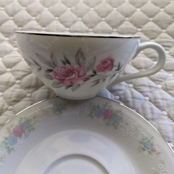 Vintage Floral Mismatched Fine China Tea Party Serving 3 Piece Set - Picture 8 of 11